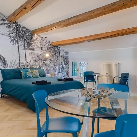 Apartment Design Luxury Flat, Privacy & Comfort A