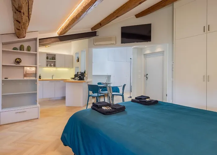 Apartman Design Luxury Flat, Privacy & Comfort A *